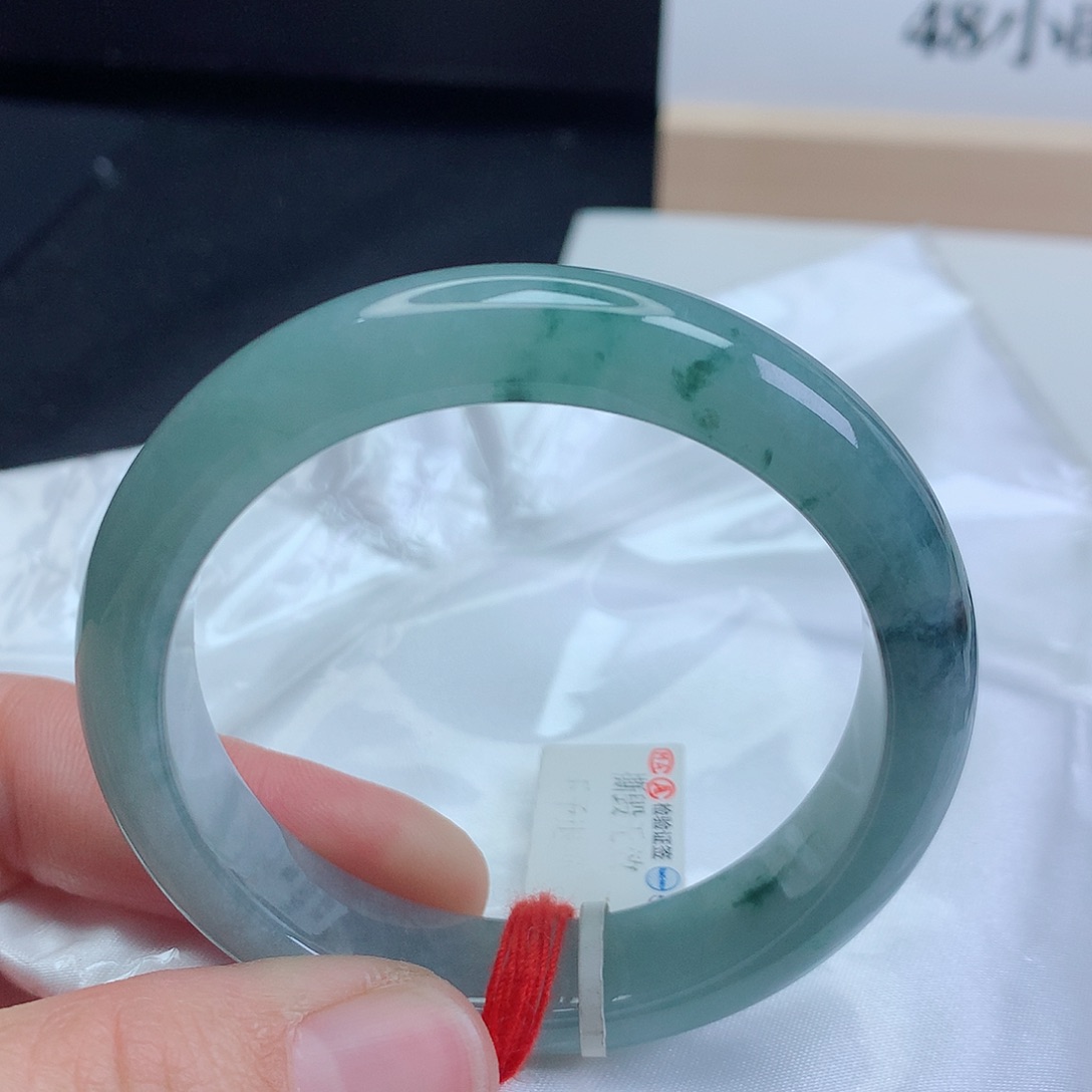 翡翠手镯未镶嵌54圈口