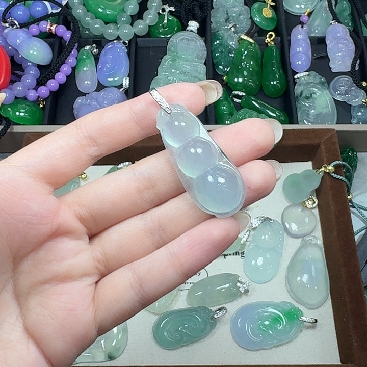 翡翠未镶嵌颈饰11