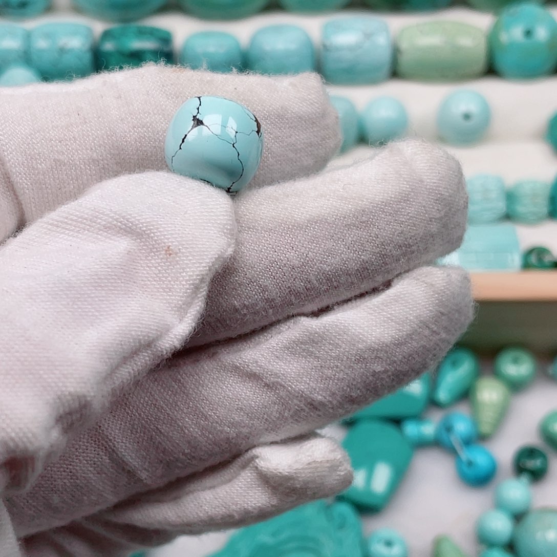 绿松石配饰未镶嵌?**?