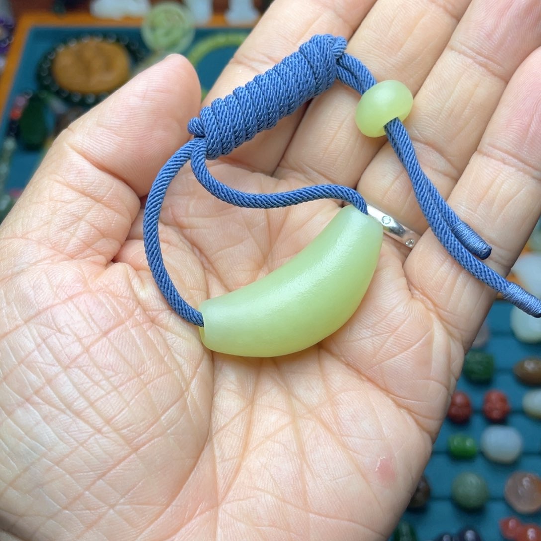 和田玉颈饰未镶嵌爱**地