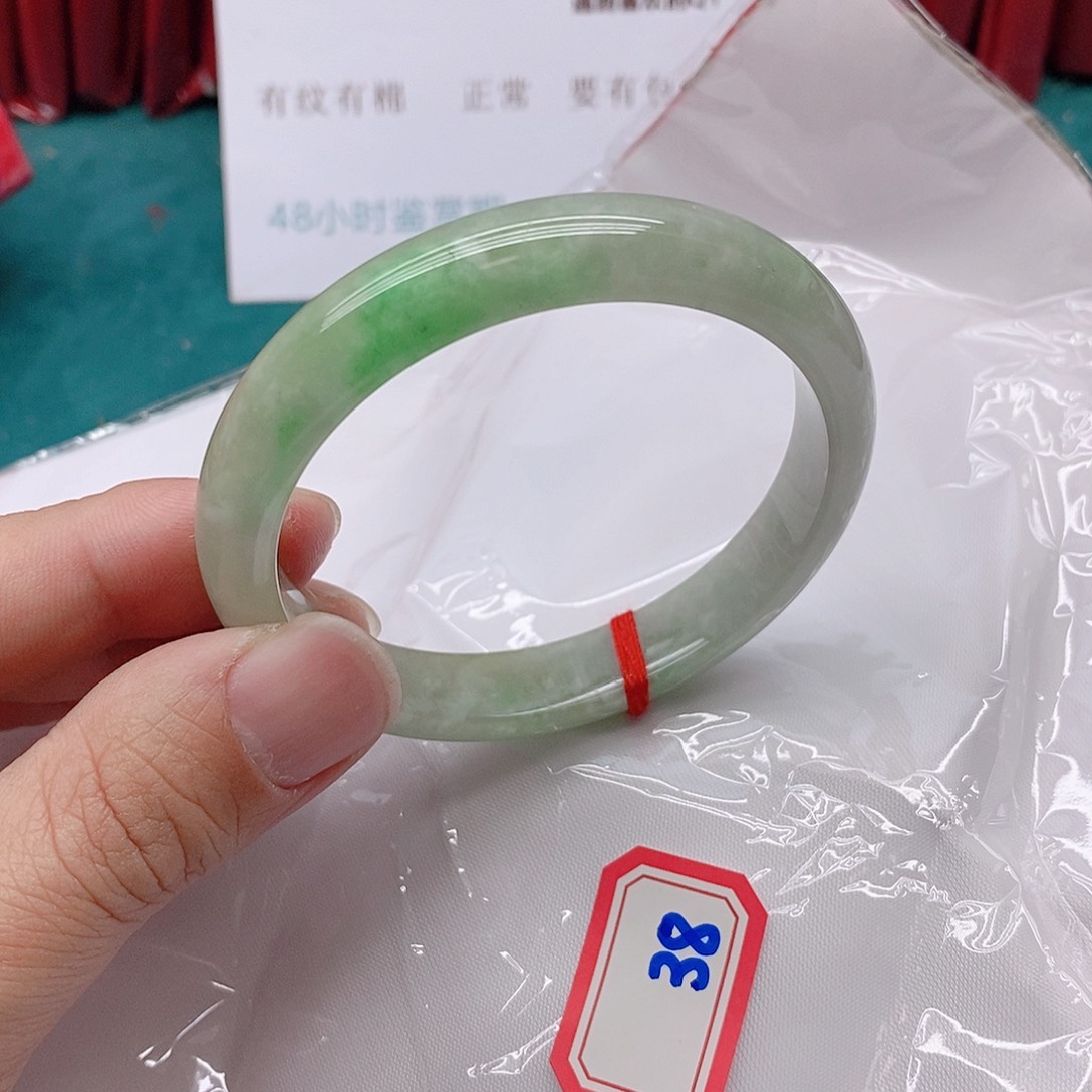 翡翠手镯未镶嵌亮*晶38888888