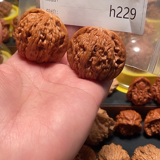 文玩核桃把件。*？四座楼