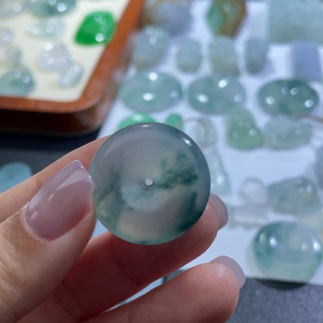 定制翡翠未镶嵌扣子