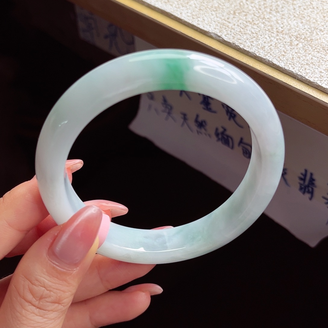 翡翠未镶嵌手镯手镯