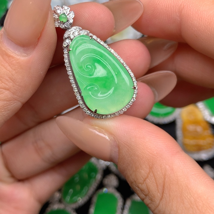 翡翠18K金镶嵌吊坠(不含链)