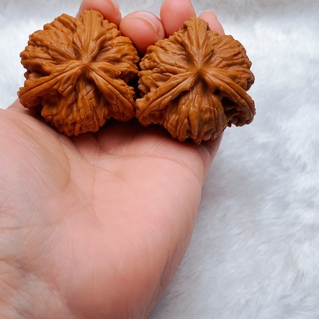 哥***8吊坠文玩核桃三棱