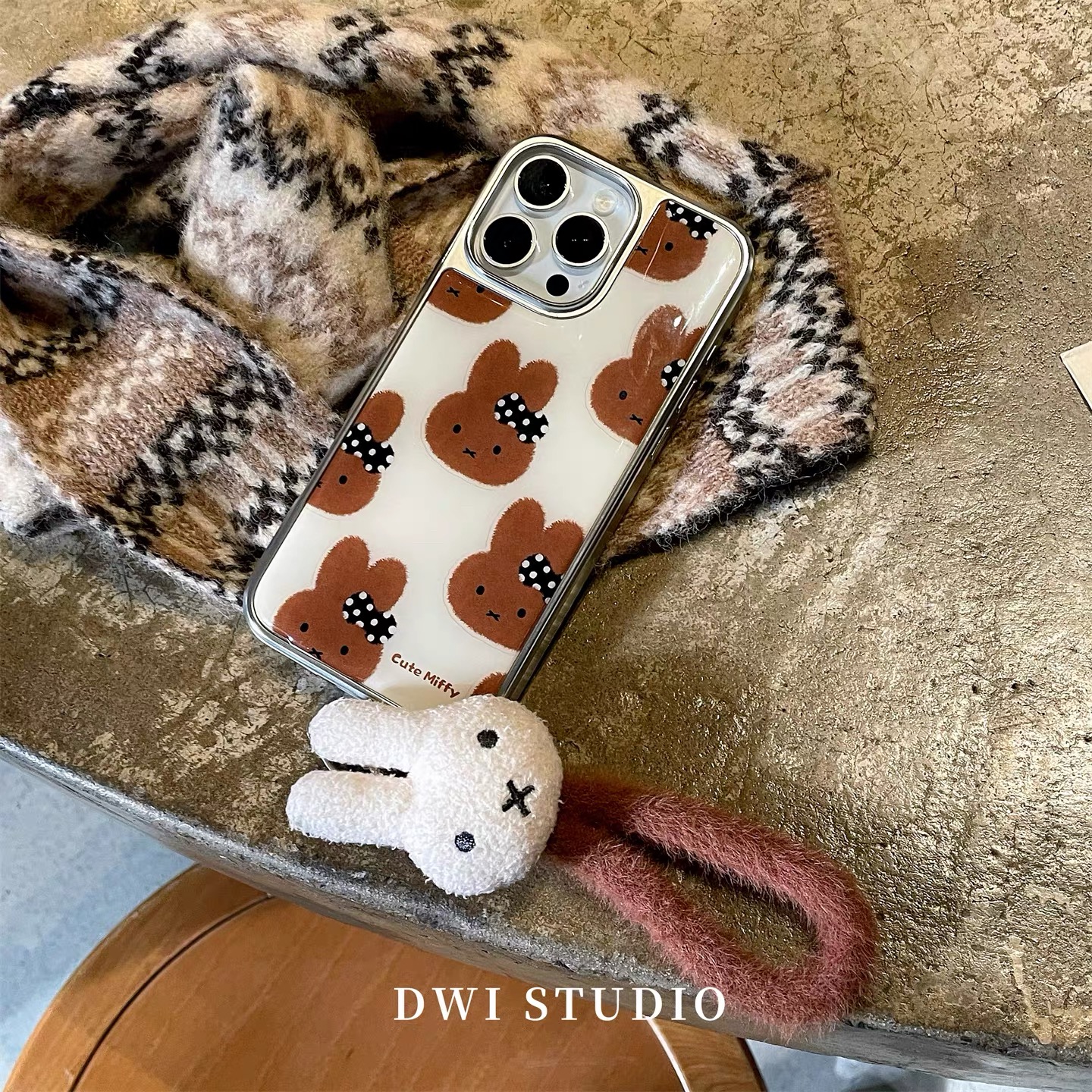 电镀银滴胶字母蝴蝶结兔子ins适用苹果17promax女iphone15手机壳