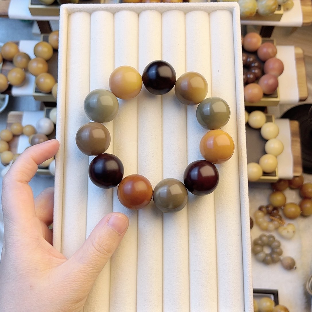 手串菩提根/象牙果玲****?