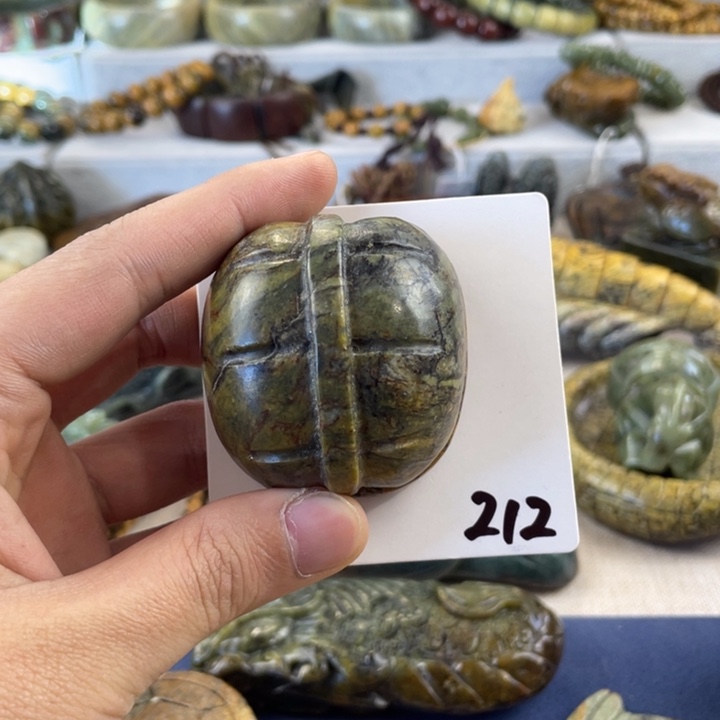 岫岩河磨玉（透闪石质玉）未镶嵌珠宝奇石