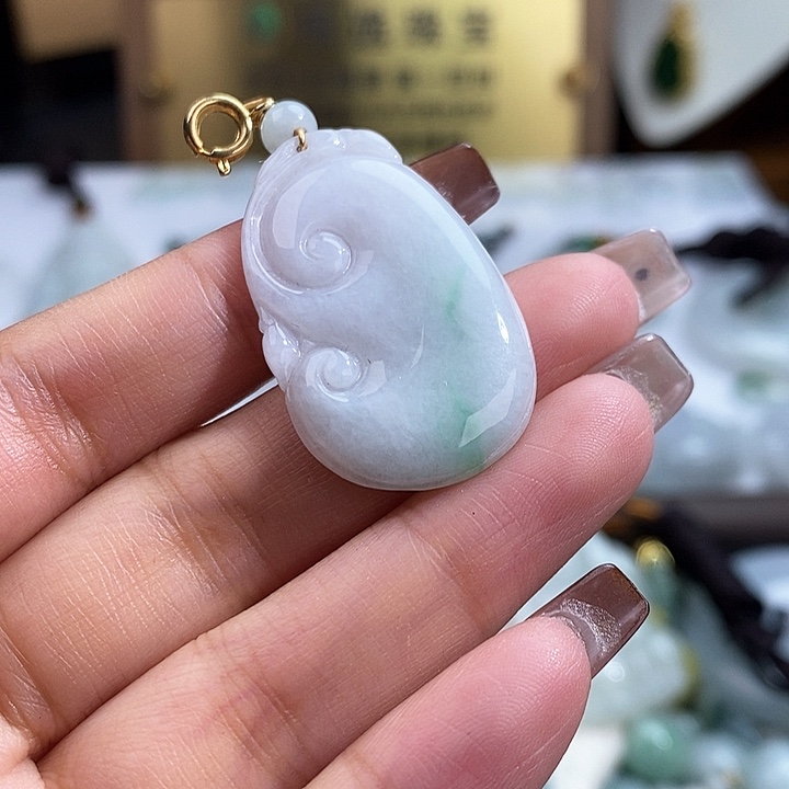 翡翠未镶嵌颈饰7574