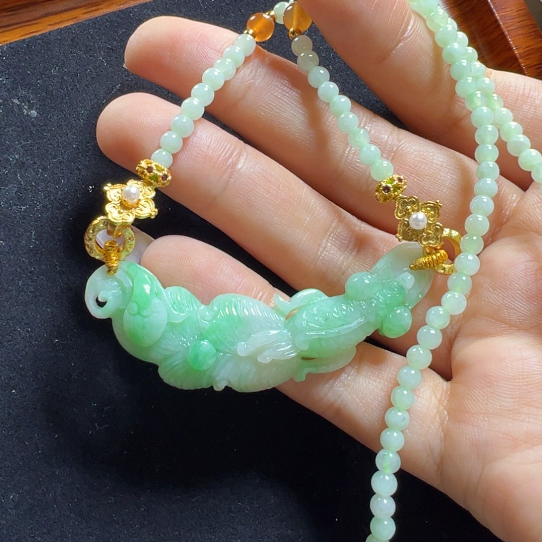 翡翠未镶嵌吊坠(赠链)锦鲤