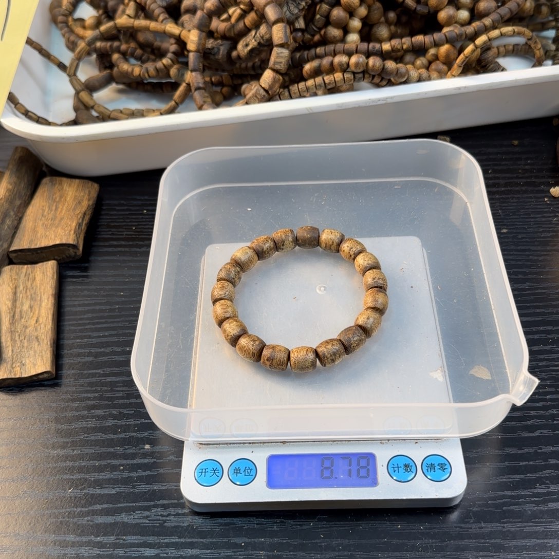 线香奇楠虫漏8.78克手串