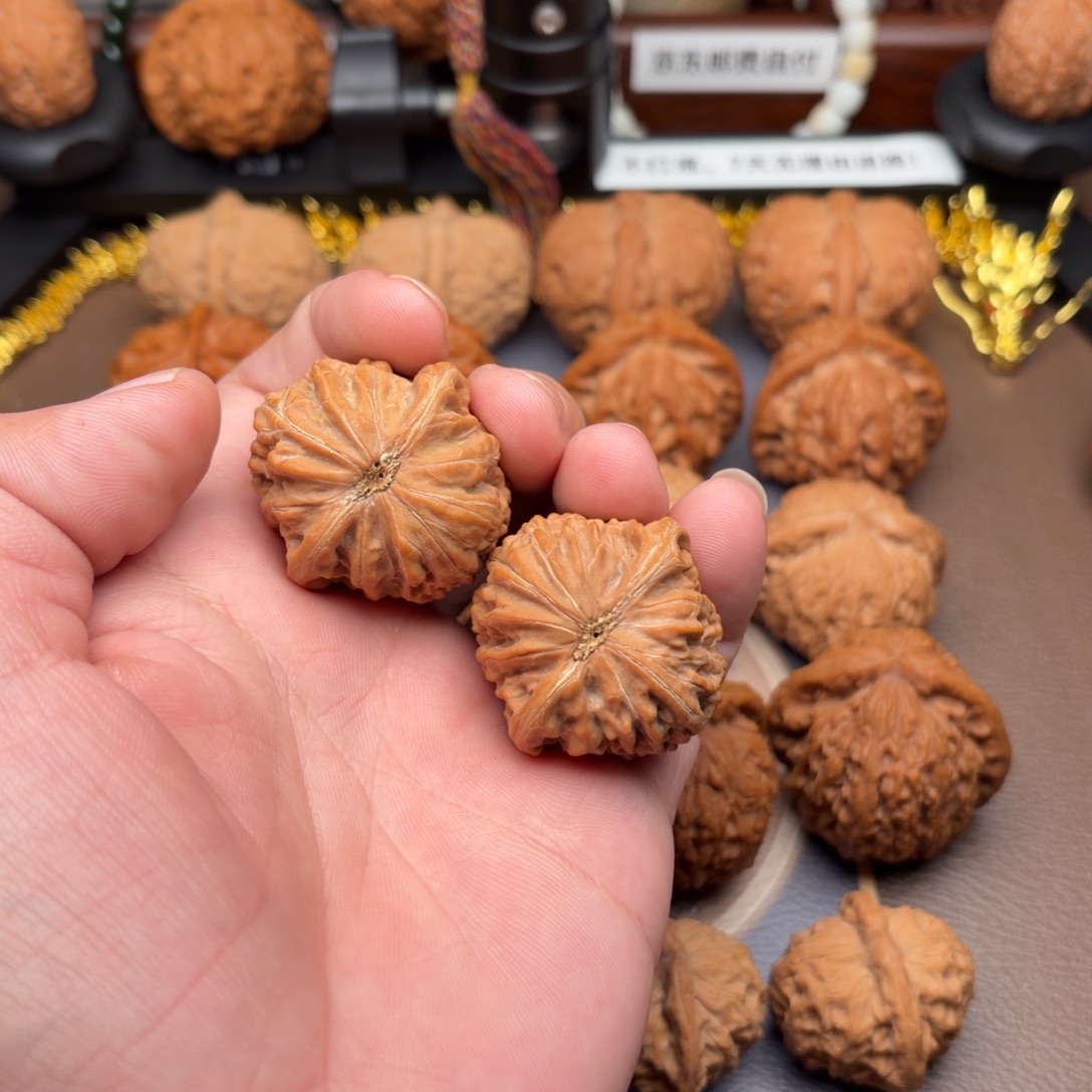 文玩核桃把件铁锤妹妹