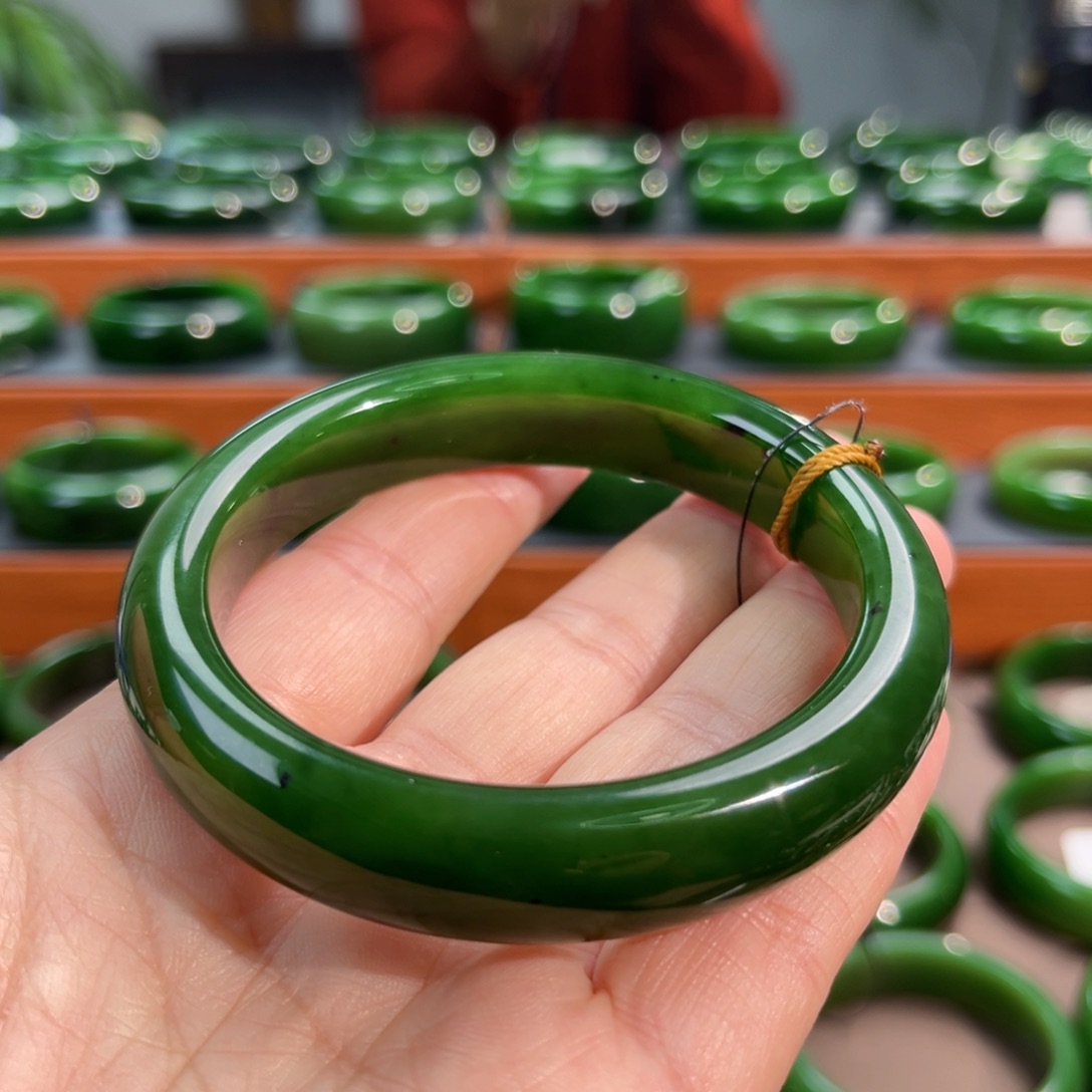 未镶嵌手镯和田玉（碧玉）