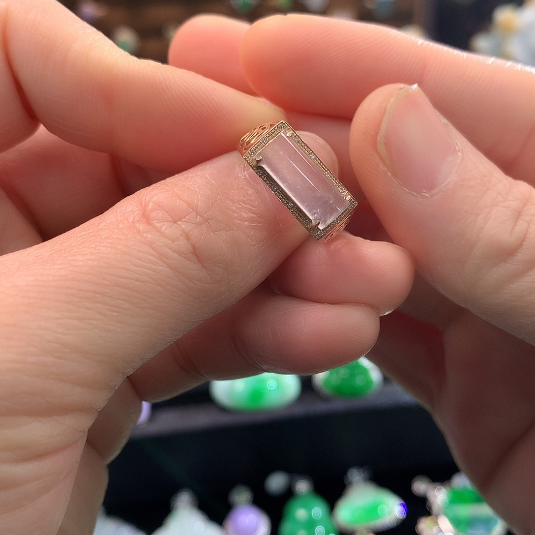 翡翠戒指18K金镶嵌从**慢戒指