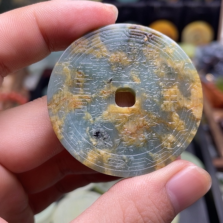 蛇纹石玉挂件合金