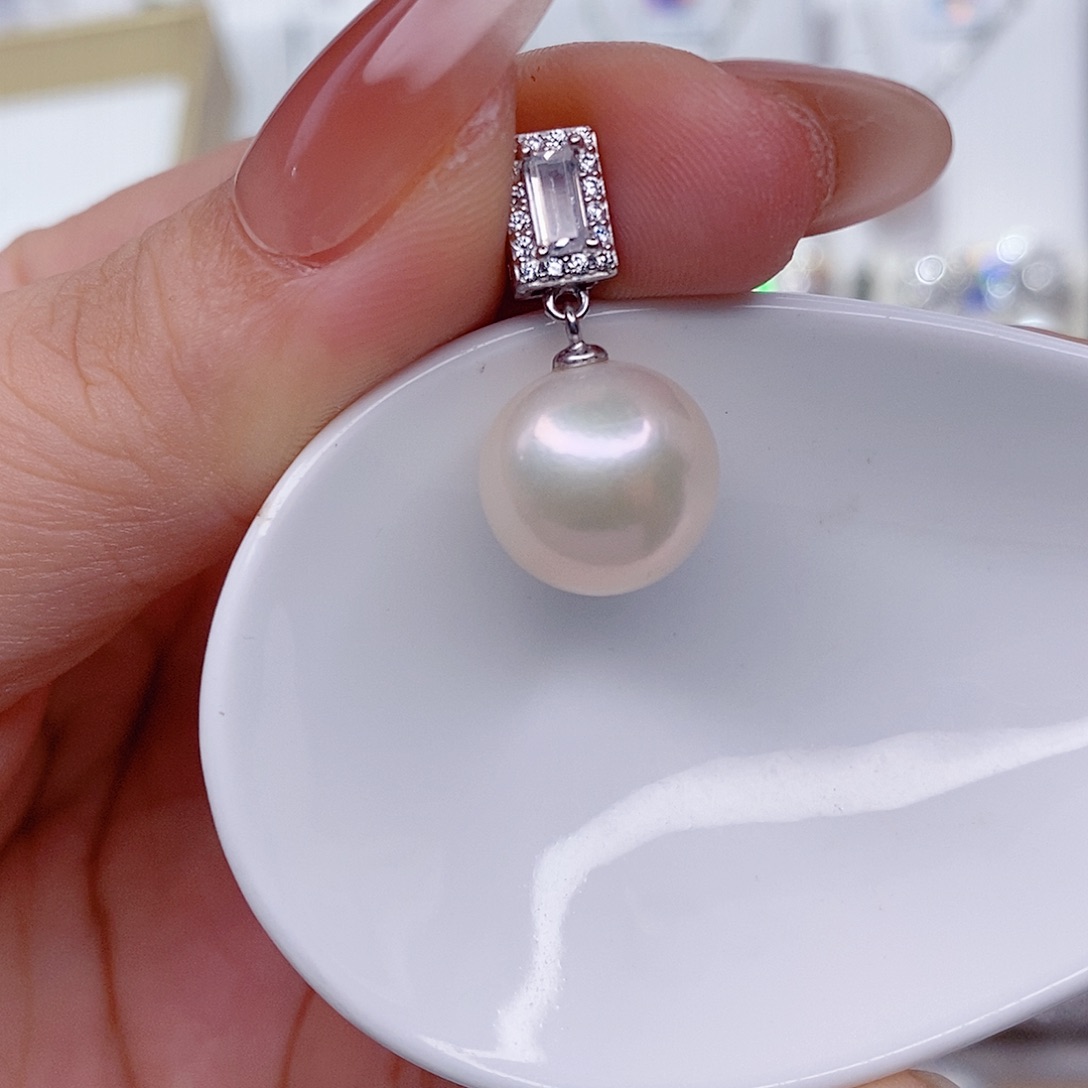 银S925镶嵌淡水珍珠吊坠(赠链)