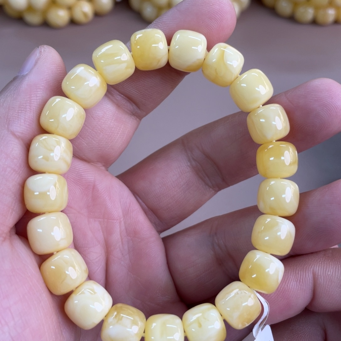 琥珀裸石未镶嵌0260000000000