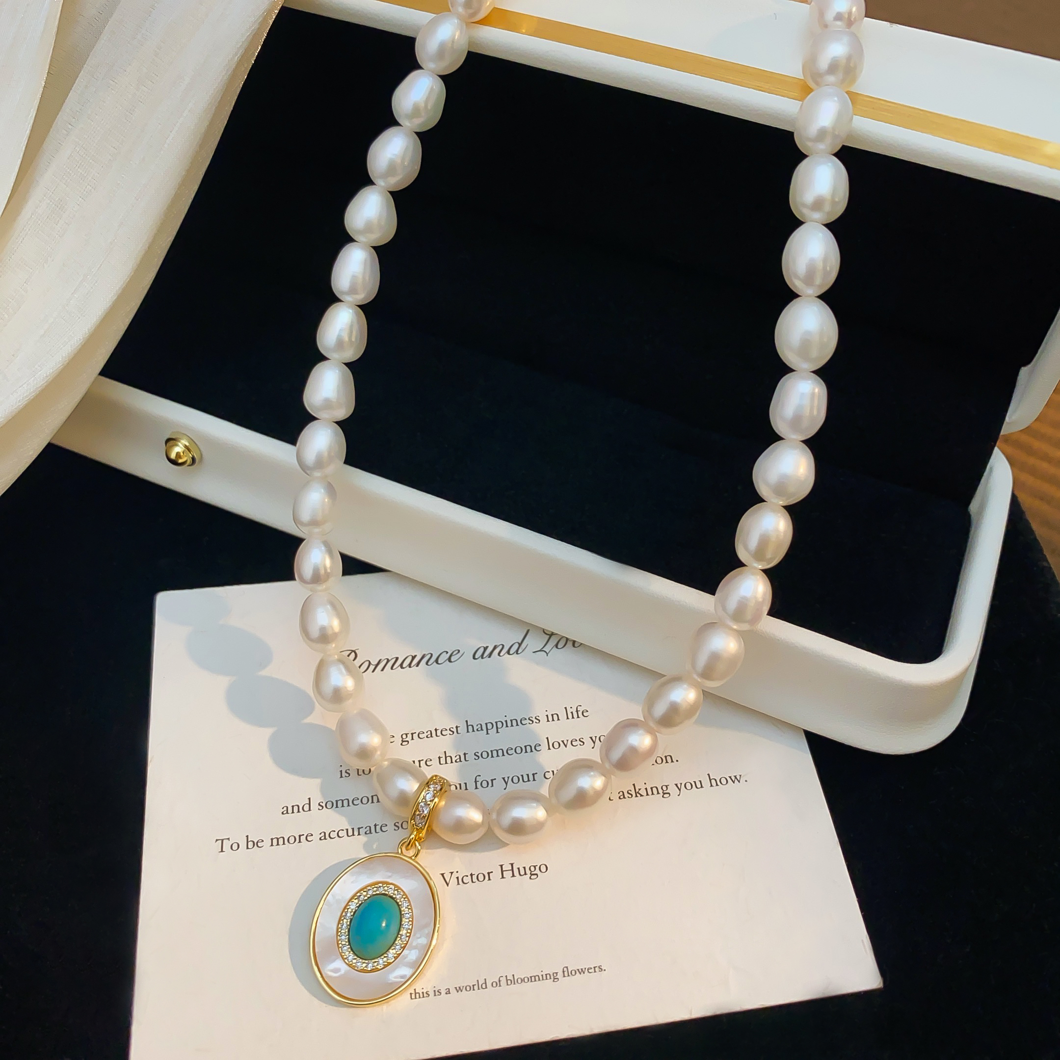 天然淡水珍珠项链母贝吊坠精致优雅夏季新品高级感百搭锁骨链