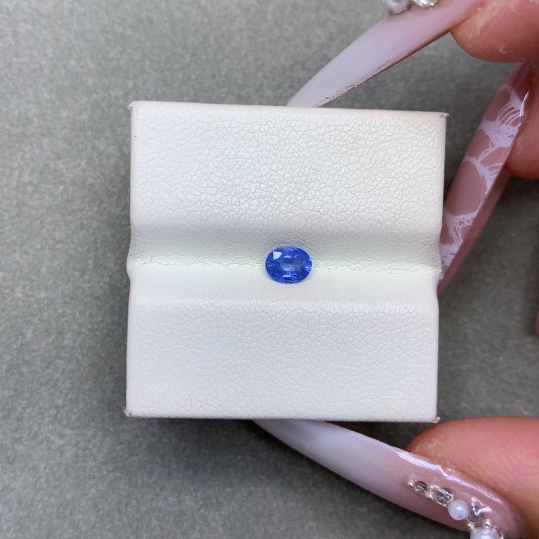蓝宝石裸石0.4ct天然矢车菊蓝宝石