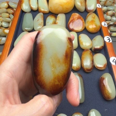 和田玉颈饰未镶嵌你*像