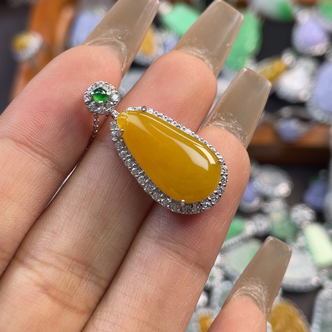 颈饰银S925镶嵌翡翠吊坠