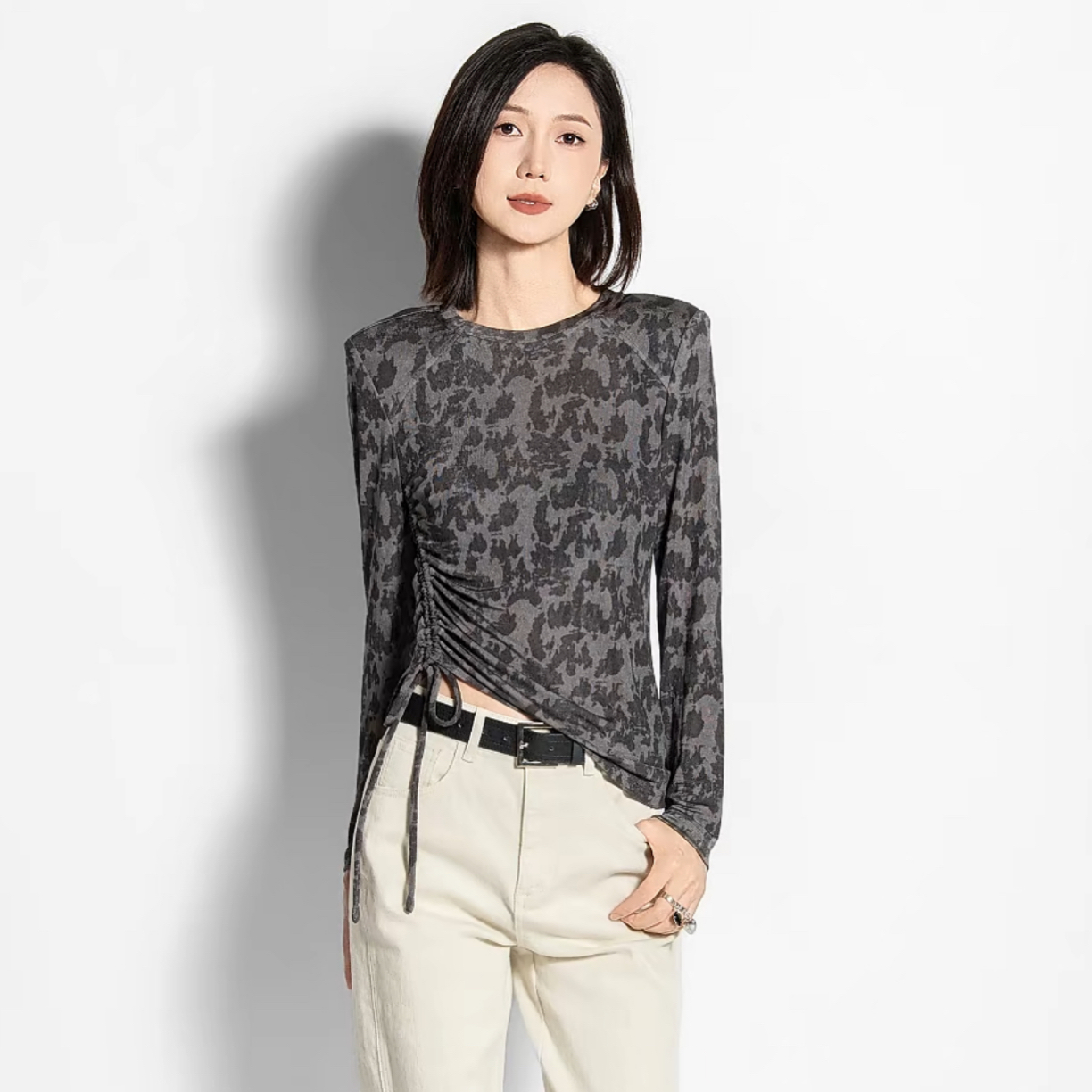 MASIENDI/玛丝恩迪圆领抽绳豹纹小衫330247