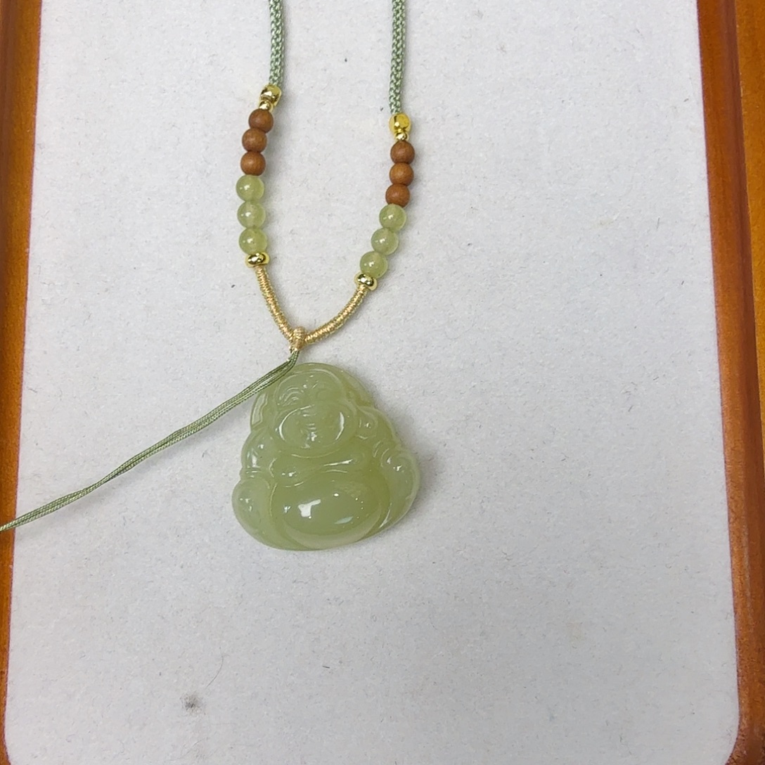 美***师和田玉未镶嵌颈饰