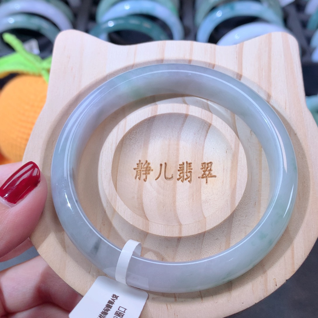 翡翠手镯未镶嵌59圈口