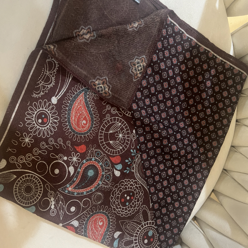 【别致腰果鱼骨哦】双面舒适柔软鱼骨纹小方巾摩登方巾