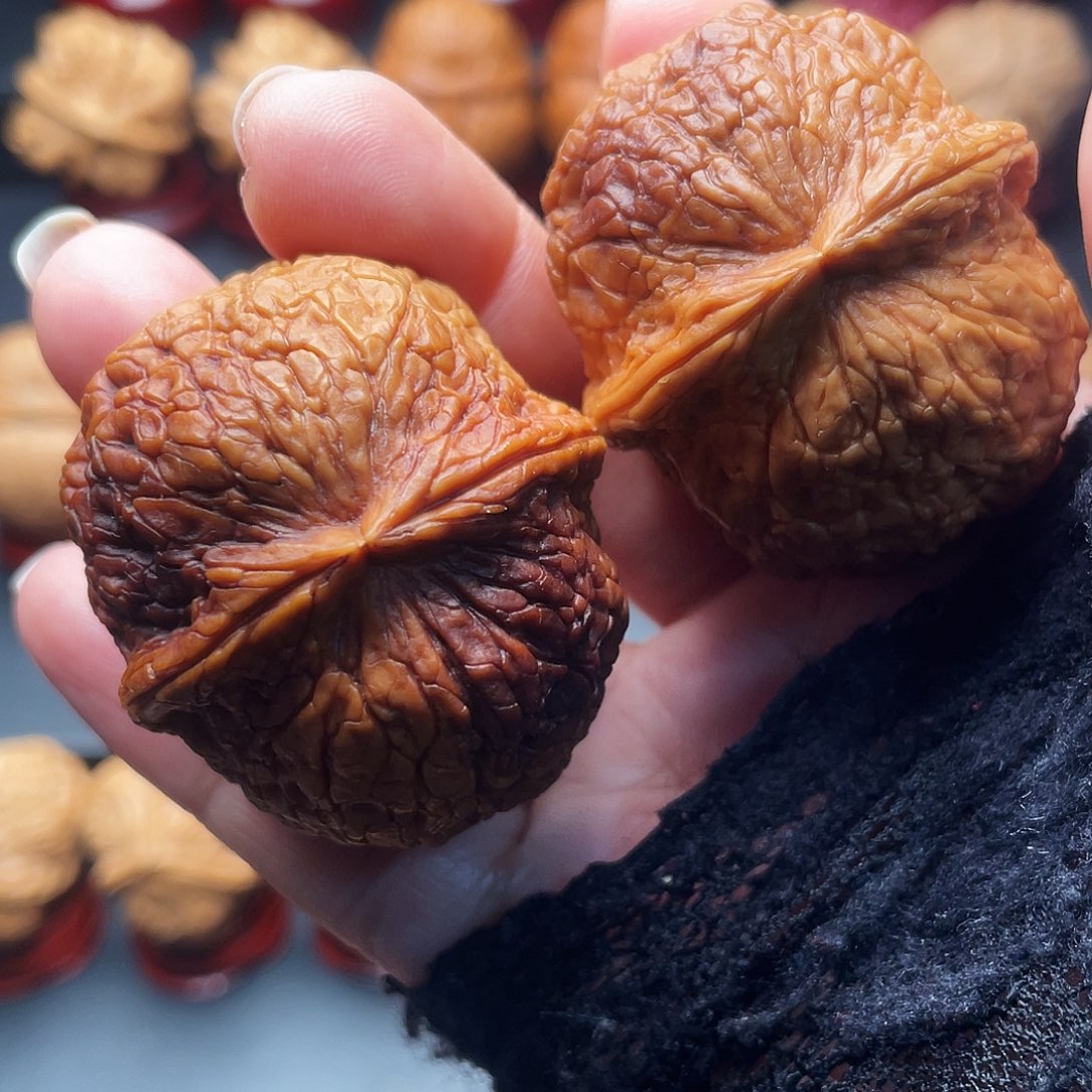 文玩核桃吊坠金丝……