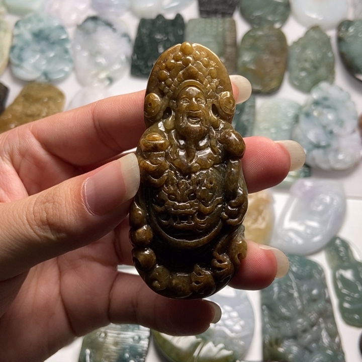 昆***玉翡翠未镶嵌颈饰财爷