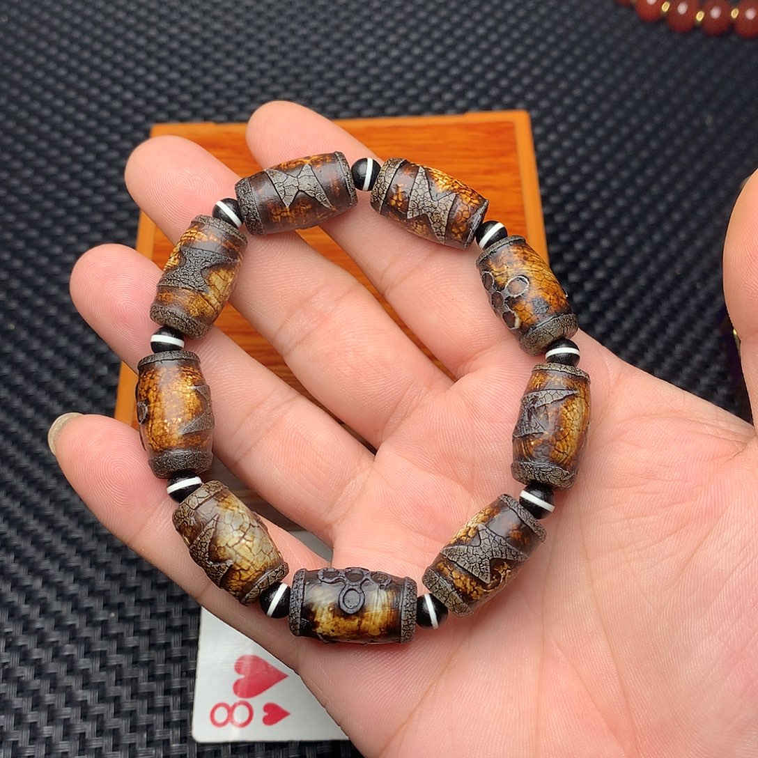 袁***森玛瑙/玉髓未镶嵌手链