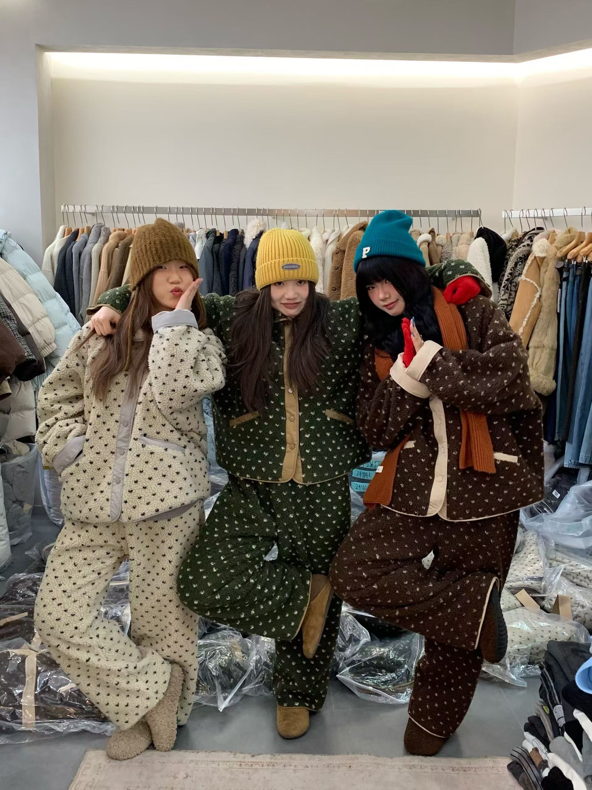 复古波点撞色边米粒绒睡衣女款秋冬季舒适保暖家居服套装可外穿