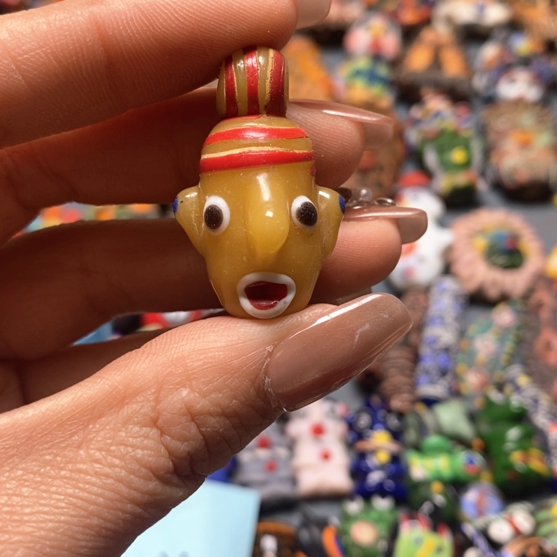 琉璃颈饰印度尼西亚琉璃娃娃