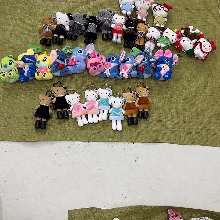 至***工毛绒9元三个8元12个，7元十个6元8个