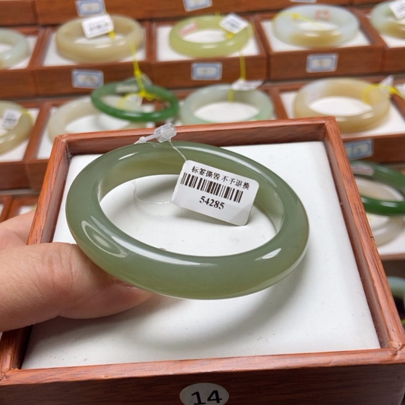 【闪购商品】和田玉手镯未镶嵌52.4