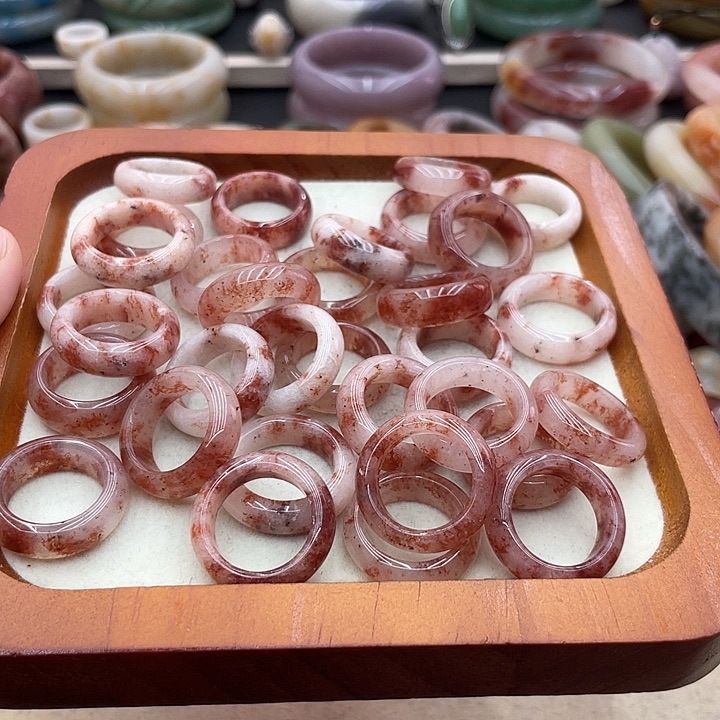 石英质玉圈口齐全未镶嵌