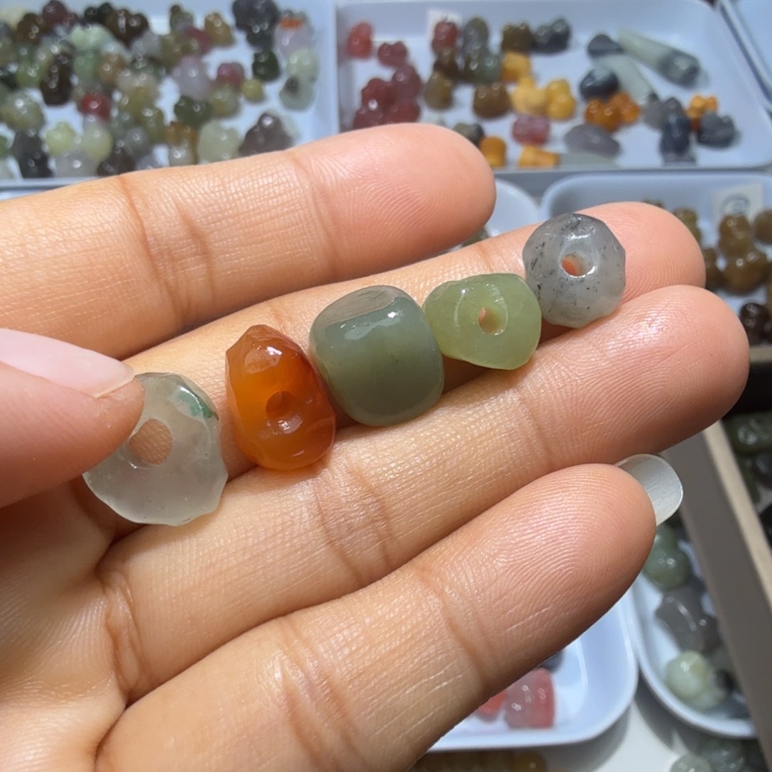 和田玉未镶嵌珠宝奇石