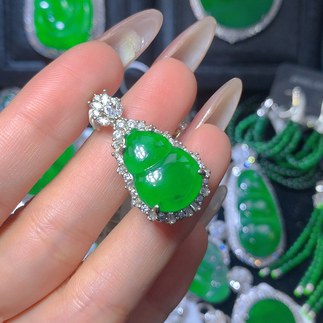 翡翠吊坠(不含链)银S925镶嵌翡翠