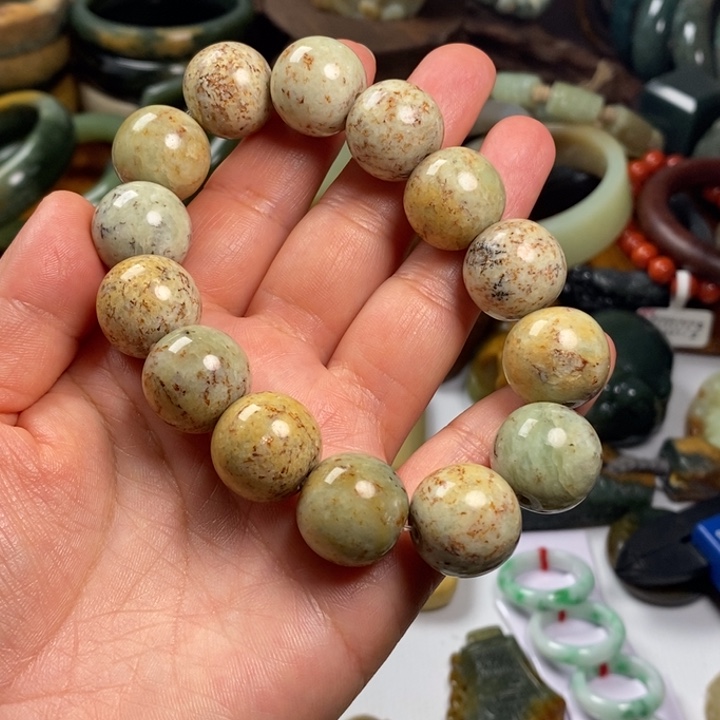 过***客岫岩河磨玉（透闪石质玉）未镶嵌颈饰
