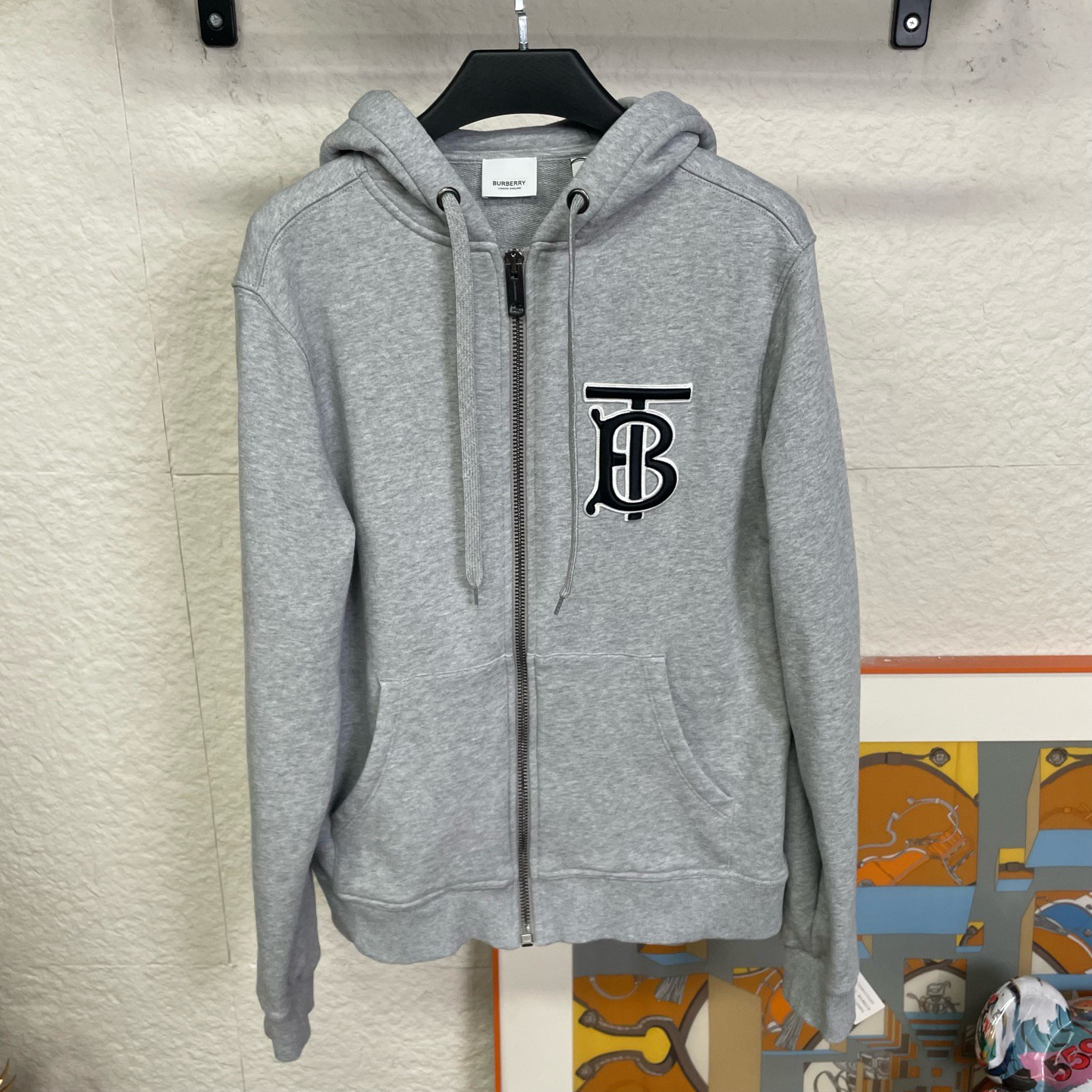 未使用 BURBERRY/博柏利 灰色刺绣字母TB外套/M码/25121311