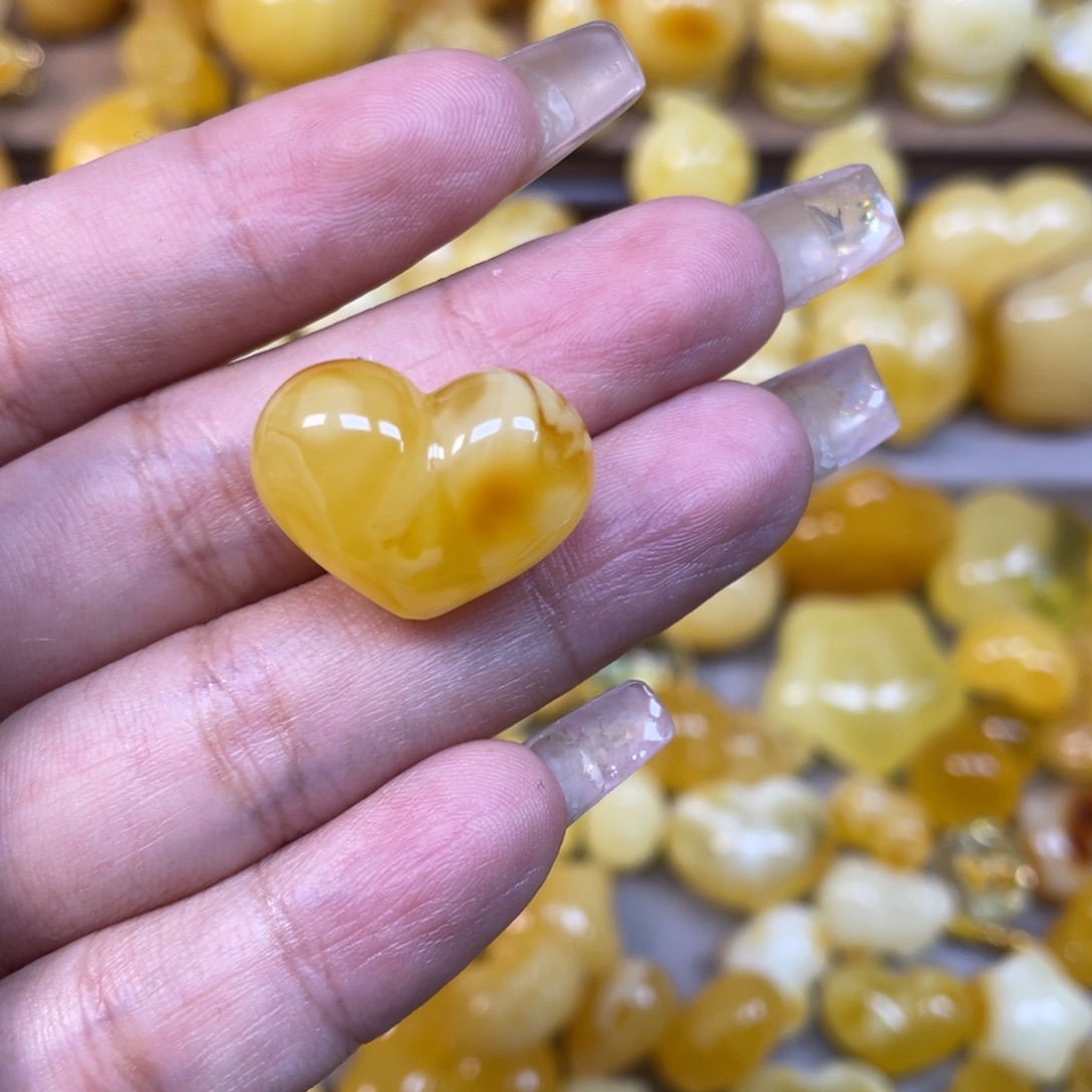 圆***圆琥珀未镶嵌珠宝奇石