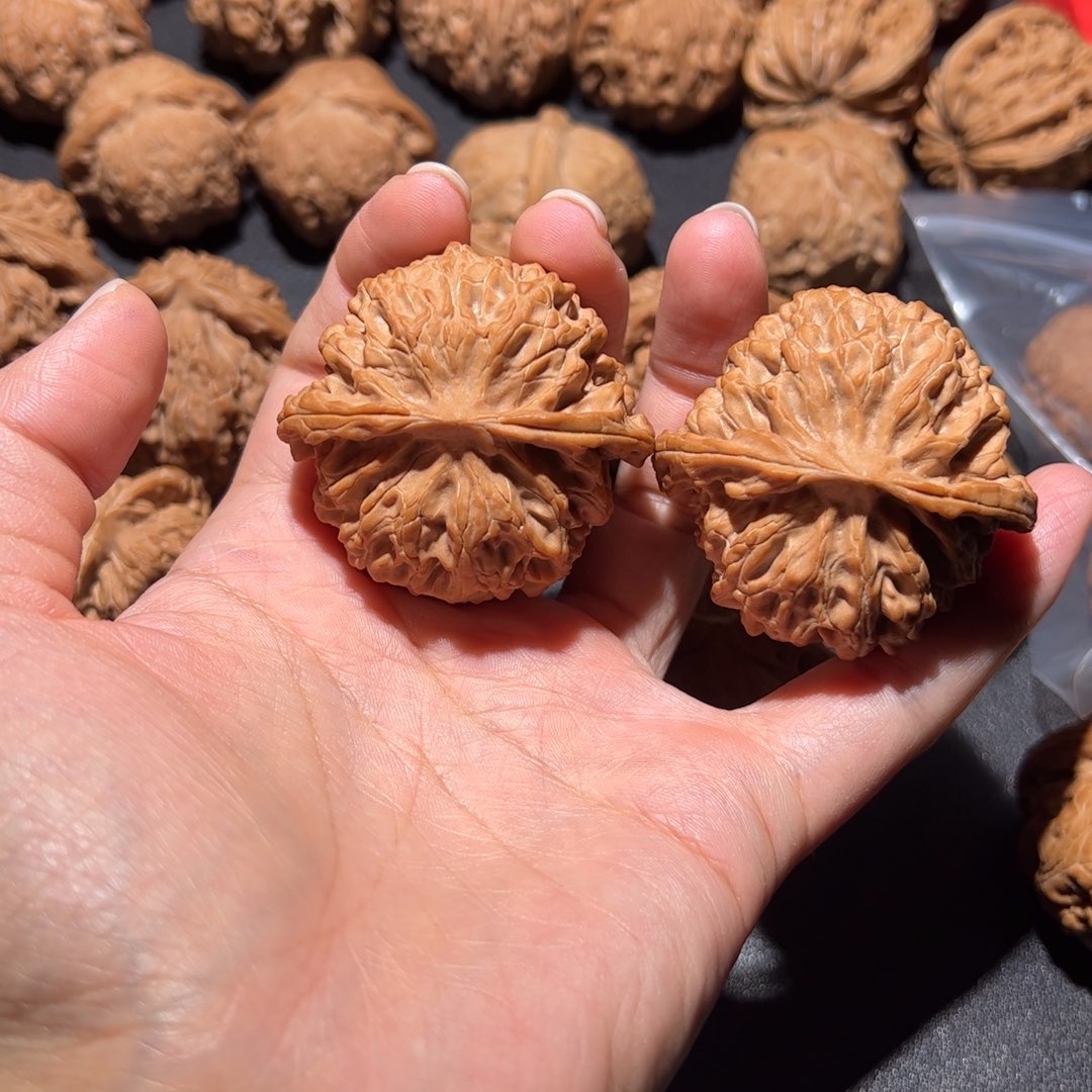 萧***侠吊坠文玩核桃苹果园