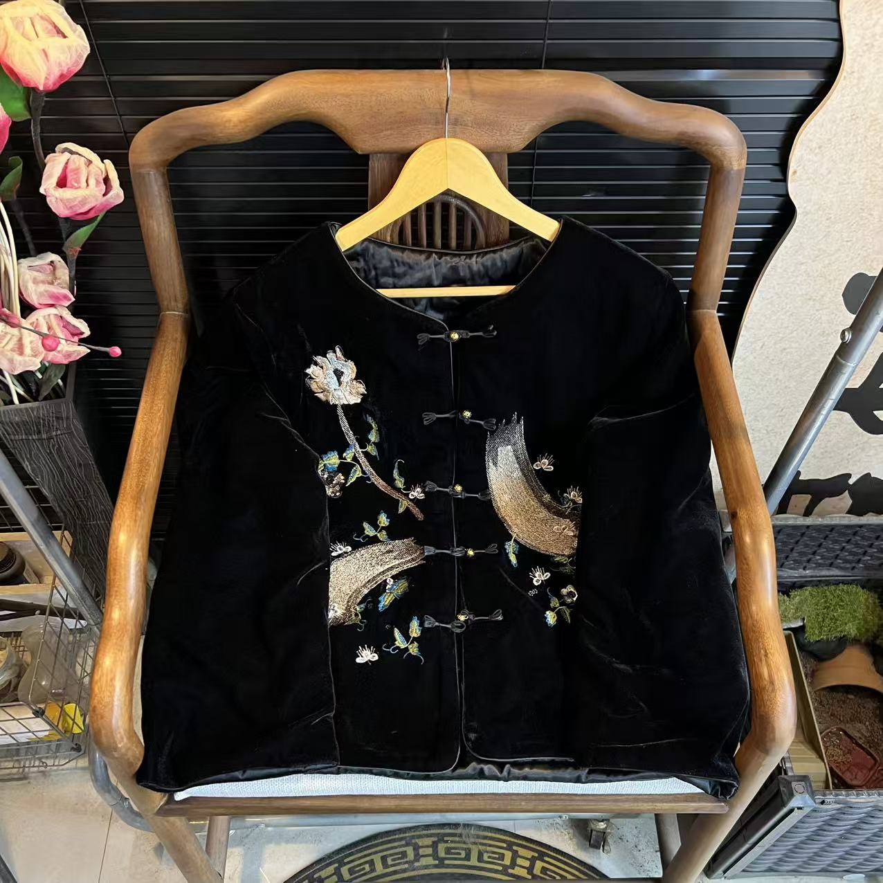 猫家YZM新中式国风秋冬款复古圆领刺绣丝绒外套