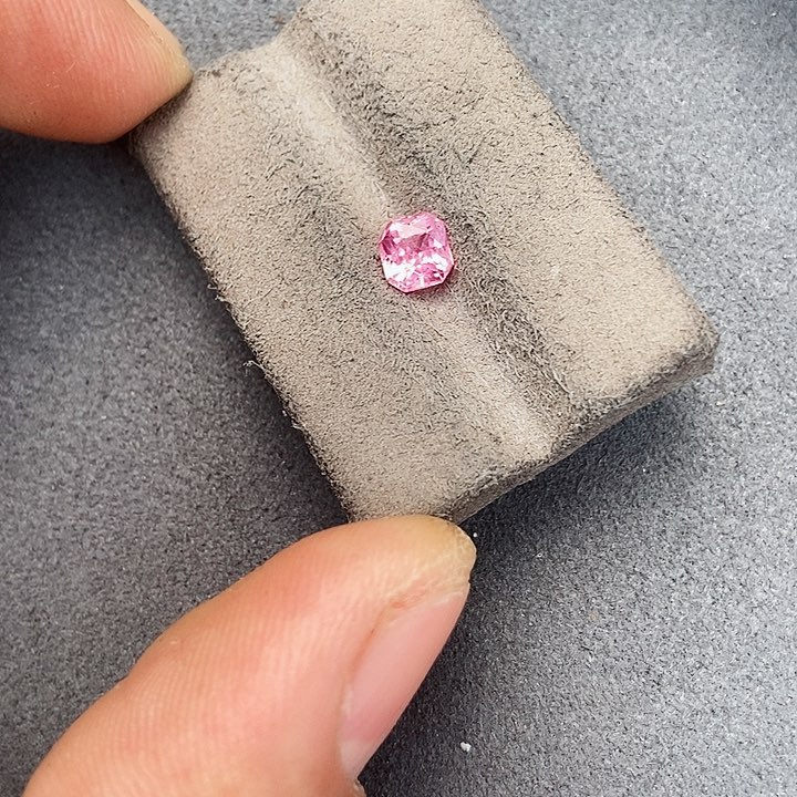 尖晶石裸石未镶嵌0.86克拉