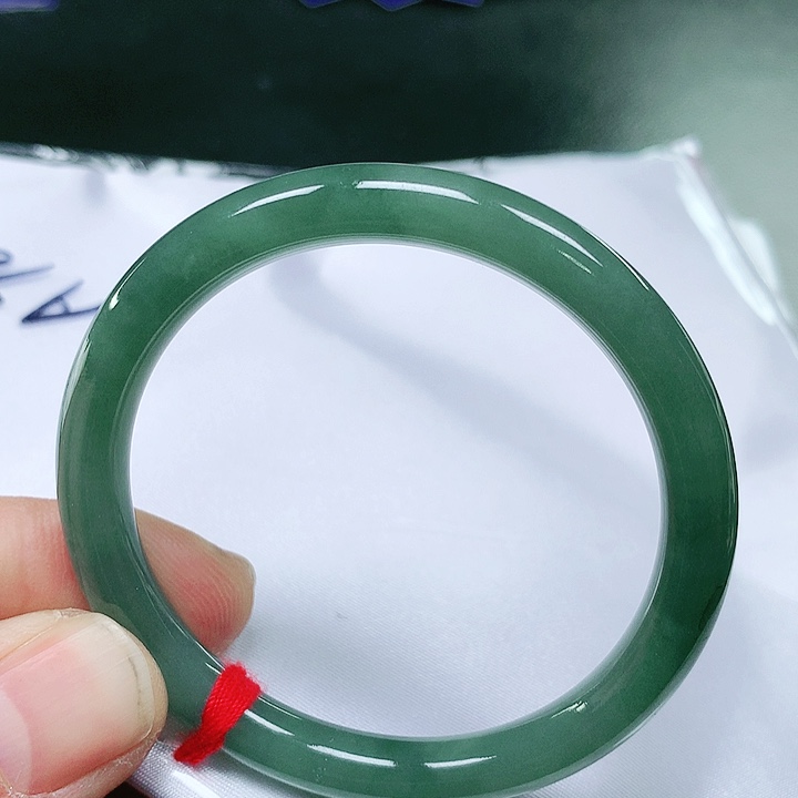 翡翠手镯（圆镯）未镶嵌翡翠手镯 未镶嵌