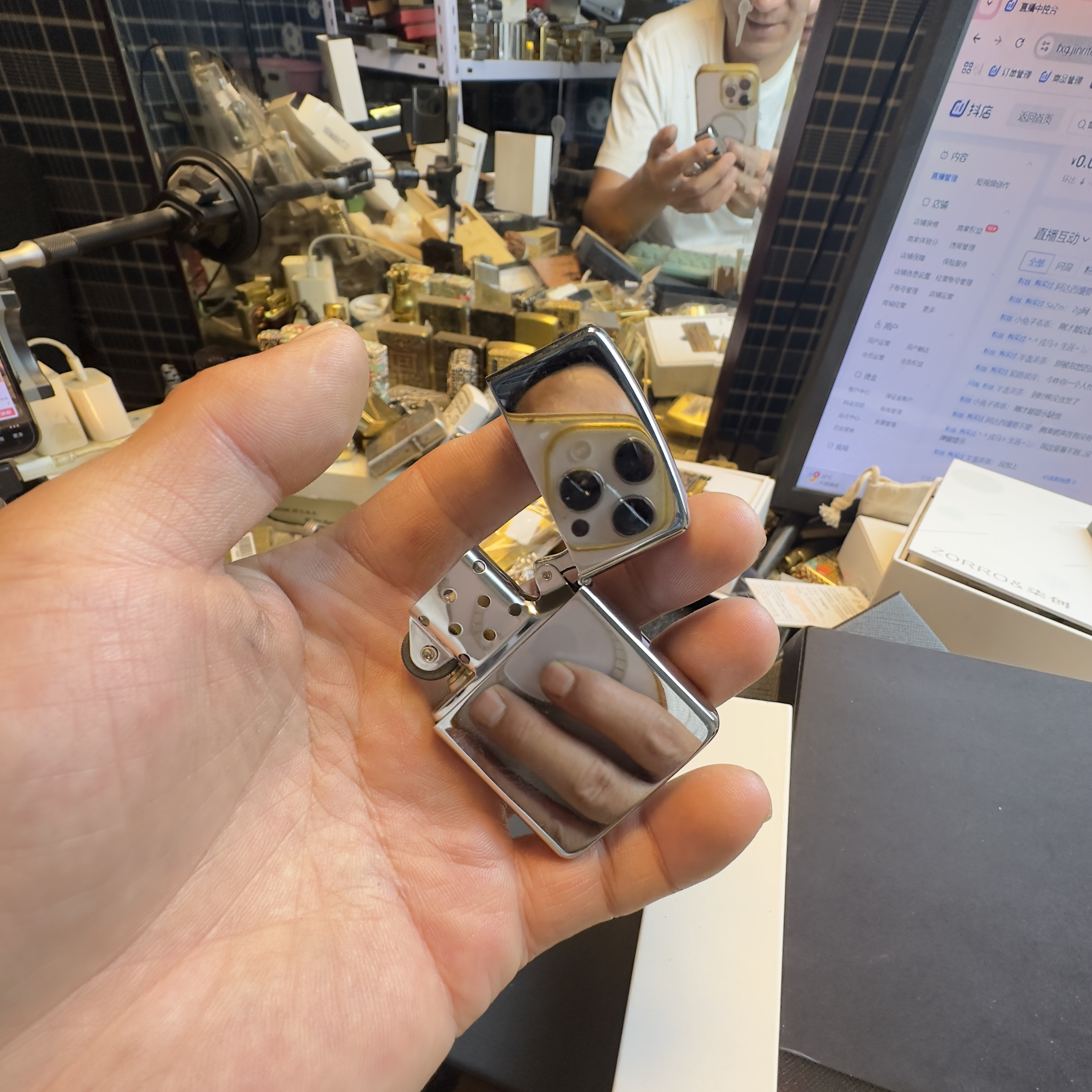 经典复刻雅痞镀钛防风打火机适合作为礼物