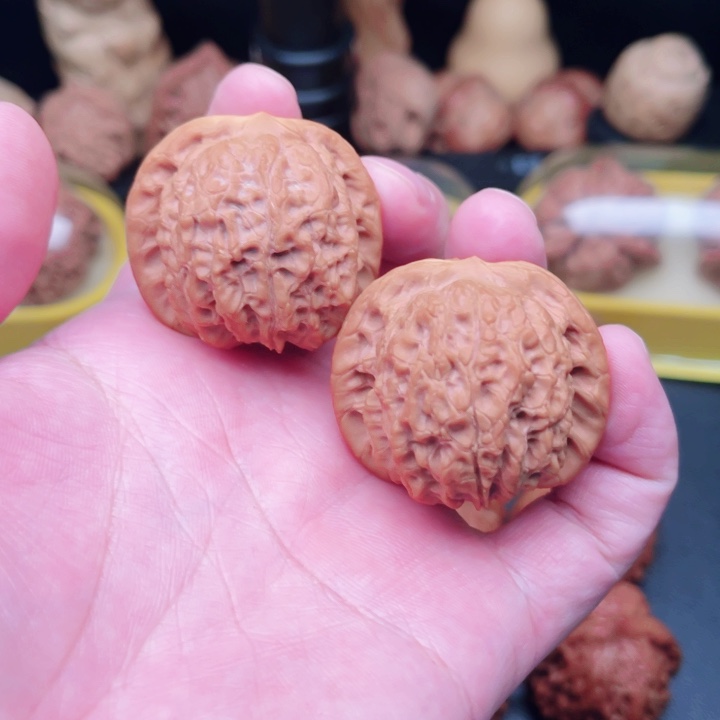 文玩核桃把件血麒麟38×37×33