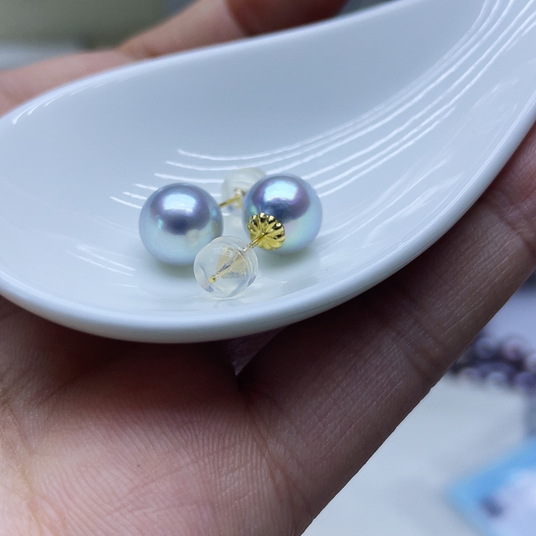 18K金镶嵌海水珍珠耳饰